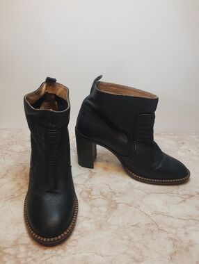 Free People Women’s Black Leather Ankle Booties with Block Heel Size 40